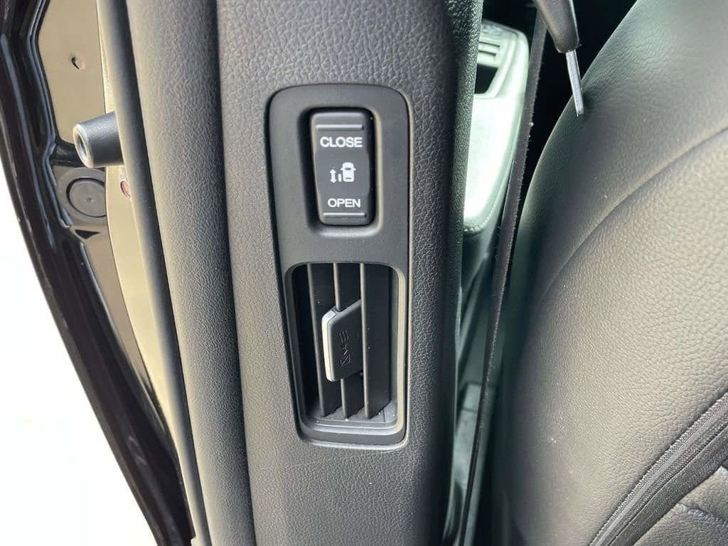 Used 2024 Honda Odyssey Touring image 16