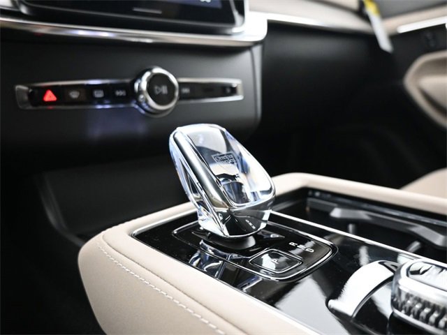 New 2026 Volvo XC90 B6 Plus w/ Protection Package Premier image 12