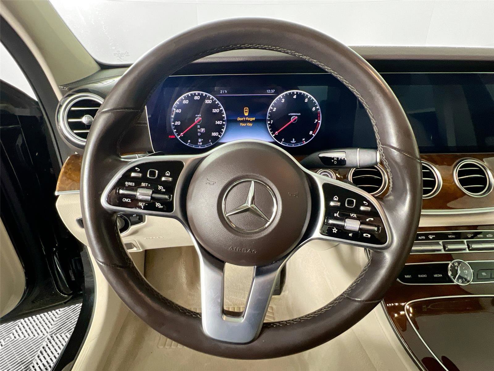 Certified 2019 Mercedes-Benz E 300 4MATIC image 11