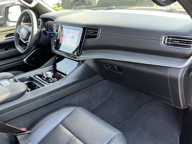 Used 2024 Jeep Wagoneer Series III AWD/4WD image 25