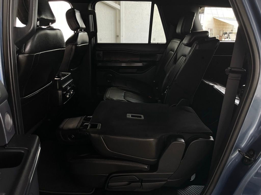 Used 2018 Ford Expedition Max Limited image 16