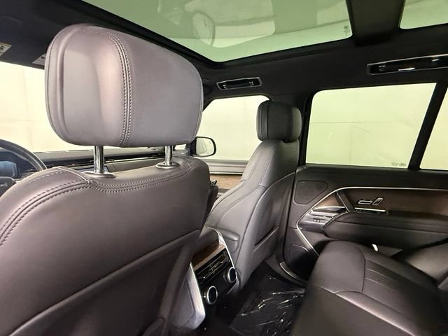 Used 2025 Land Rover Range Rover SE AWD/4WD image 24