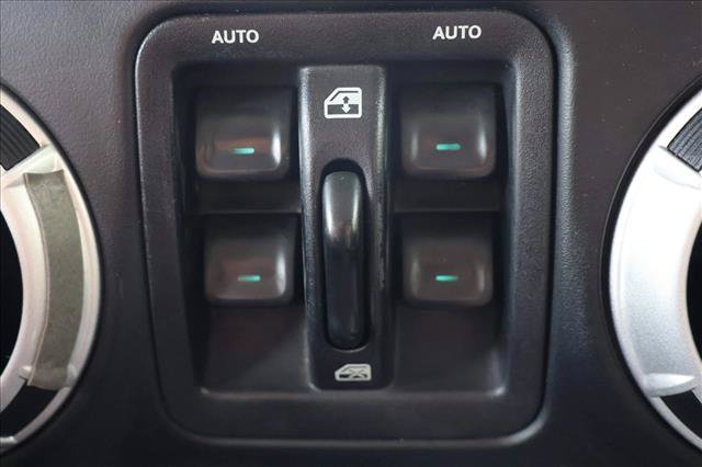 Used 2014 Jeep Wrangler Unlimited Sahara AWD/4WD image 15