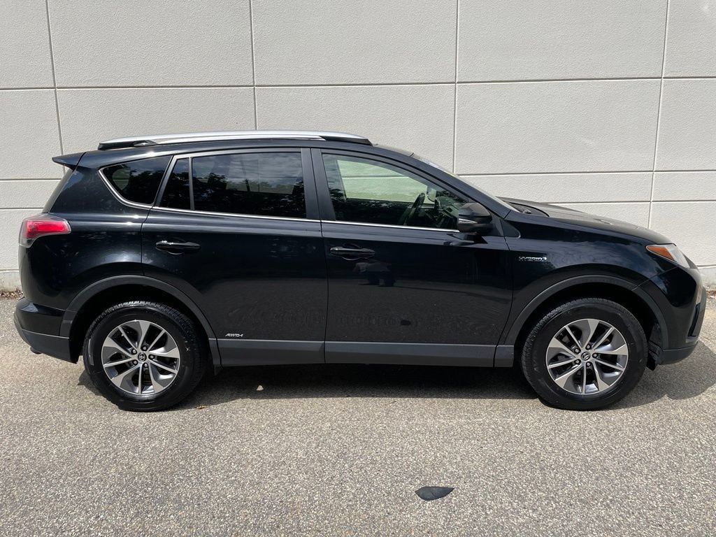 Used 2016 Toyota RAV4 XLE AWD/4WD image 5