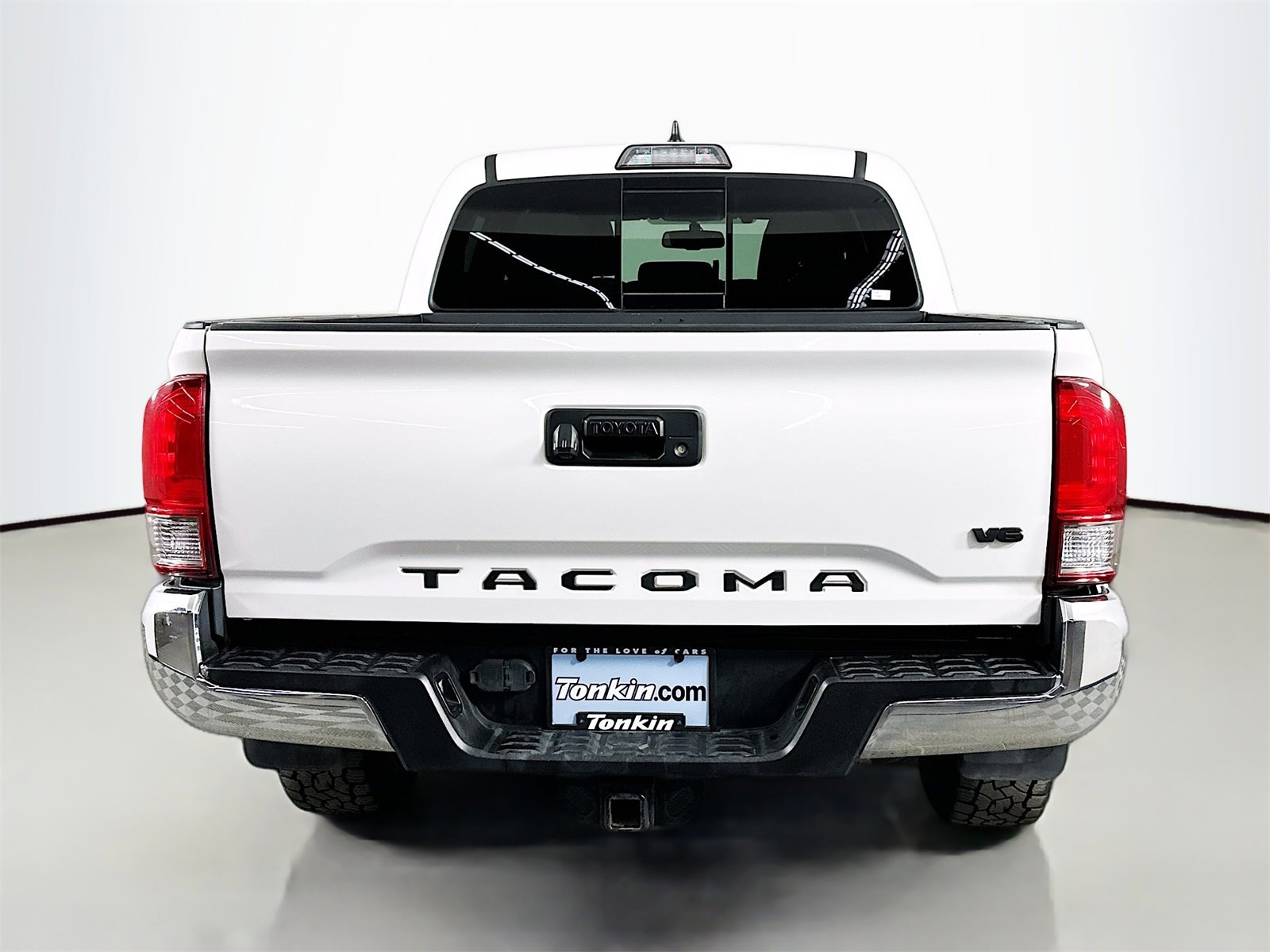 Certified 2017 Toyota Tacoma TRD Off-Road w/ Tow Package (A/T) image 6