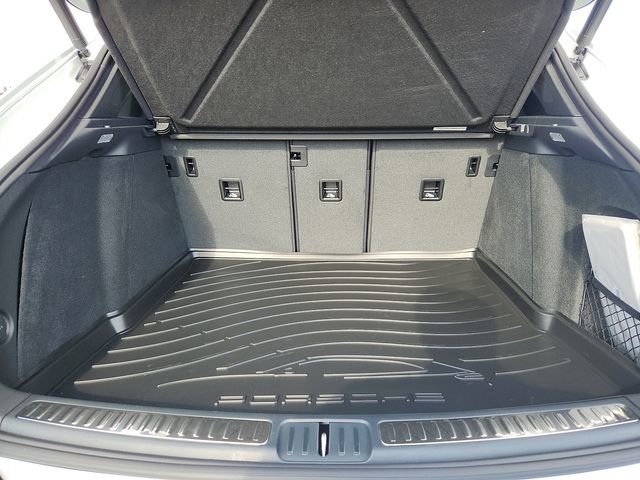 New 2026 Porsche Macan image 24