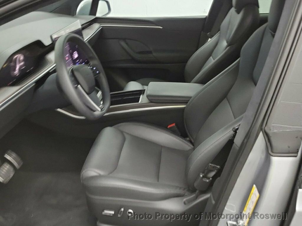 Used 2025 Tesla Model X image 4