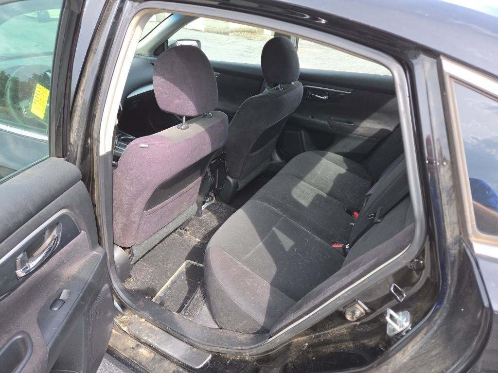 Used 2013 Nissan Altima 2.5 SV FWD image 10