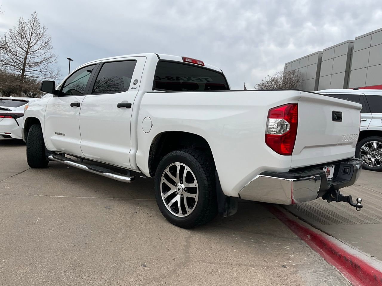 Used 2017 Toyota Tundra SR5 image 8