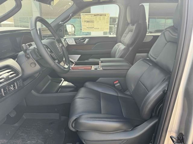 Used 2024 Lincoln Navigator L Reserve image 13