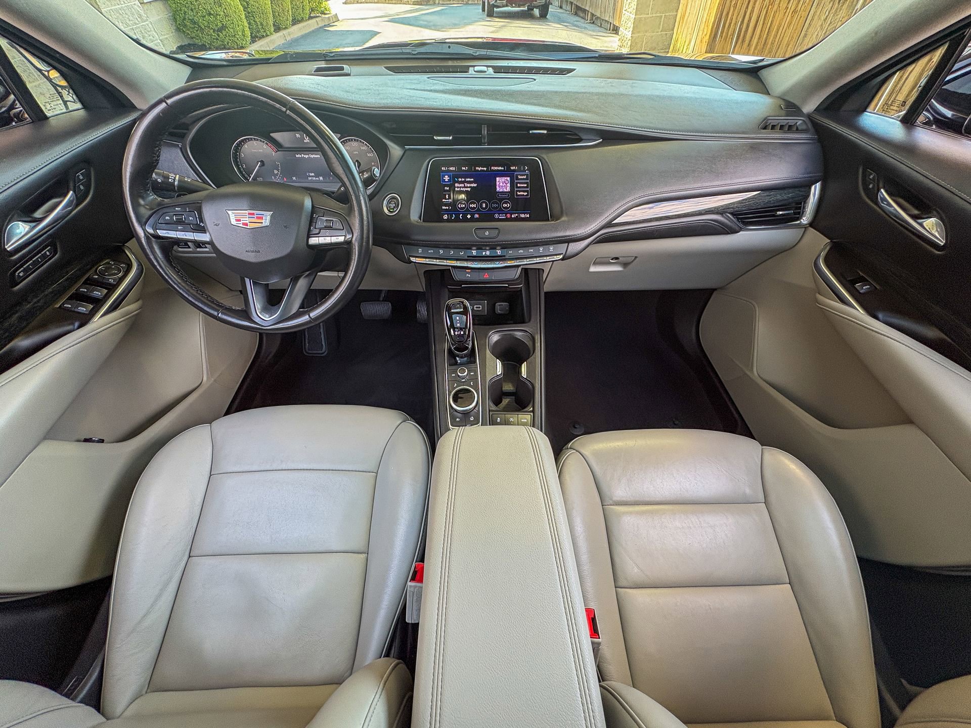 Used 2022 Cadillac XT4 Premium Luxury AWD/4WD image 32