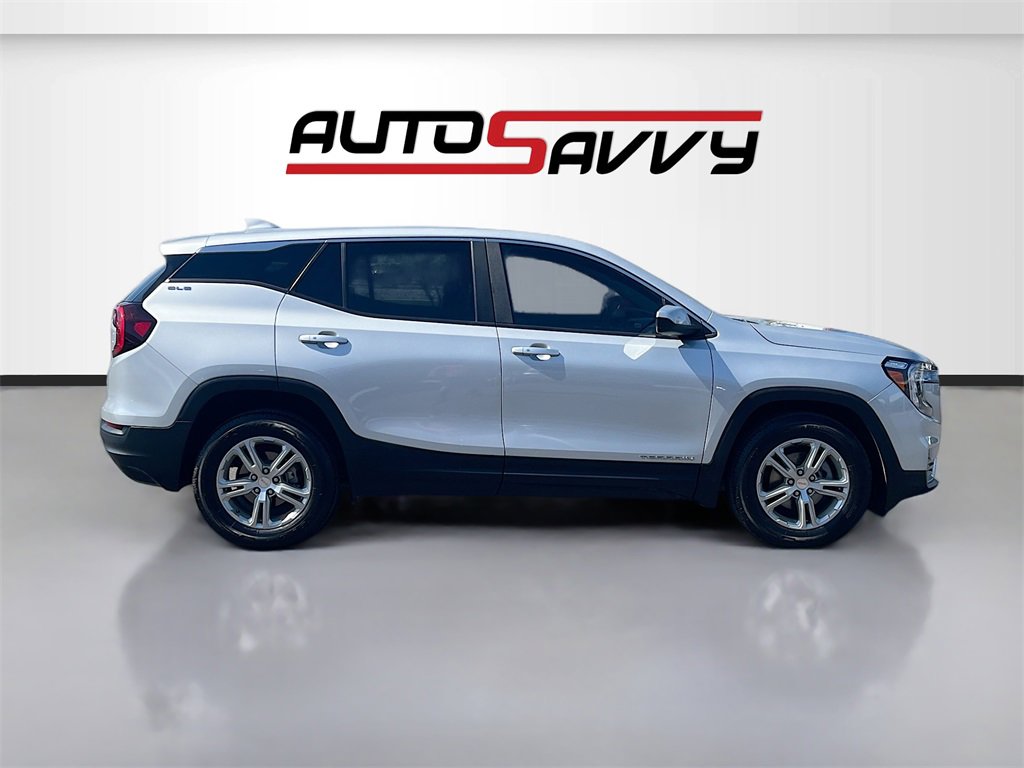 Used 2022 GMC Terrain SLE image 8