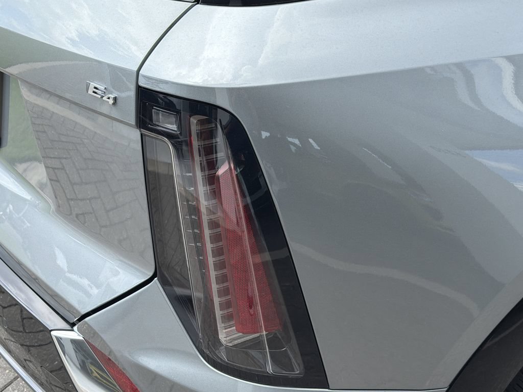 New 2027 Cadillac Optiq Luxury AWD/4WD image 10