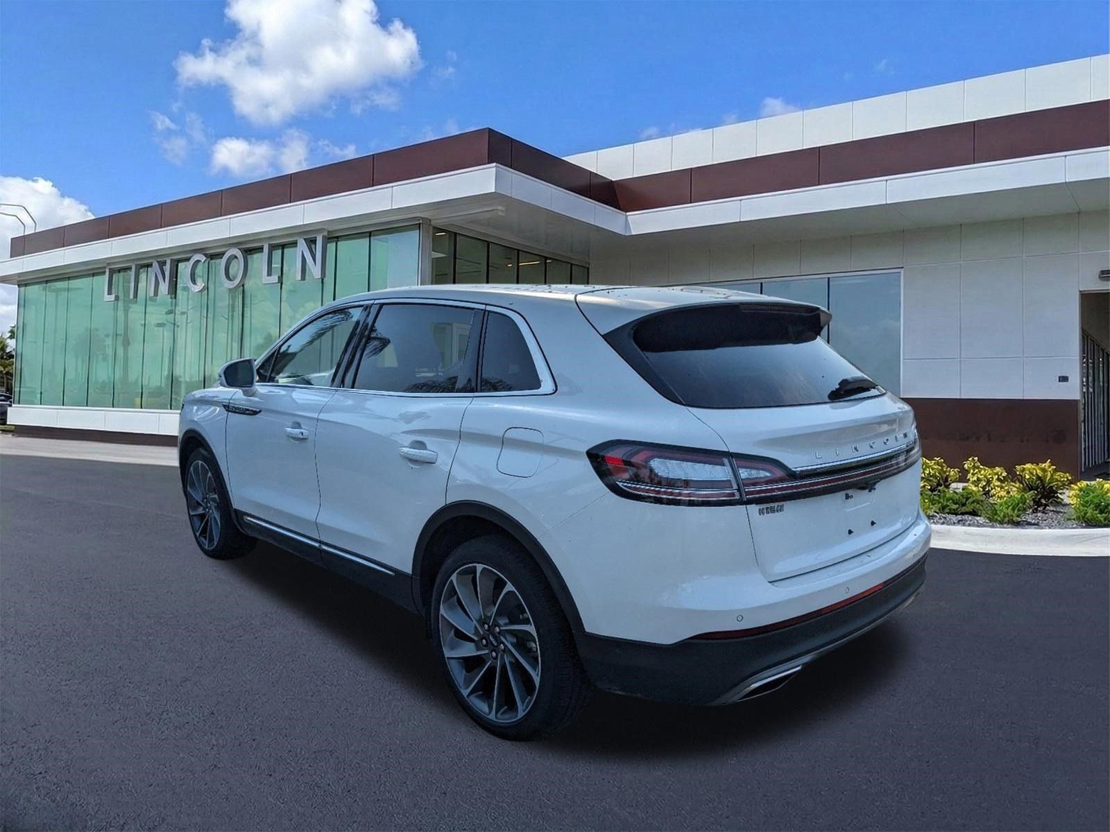 Certified 2023 Lincoln Nautilus Reserve w/ Equipment Group 202A image 7