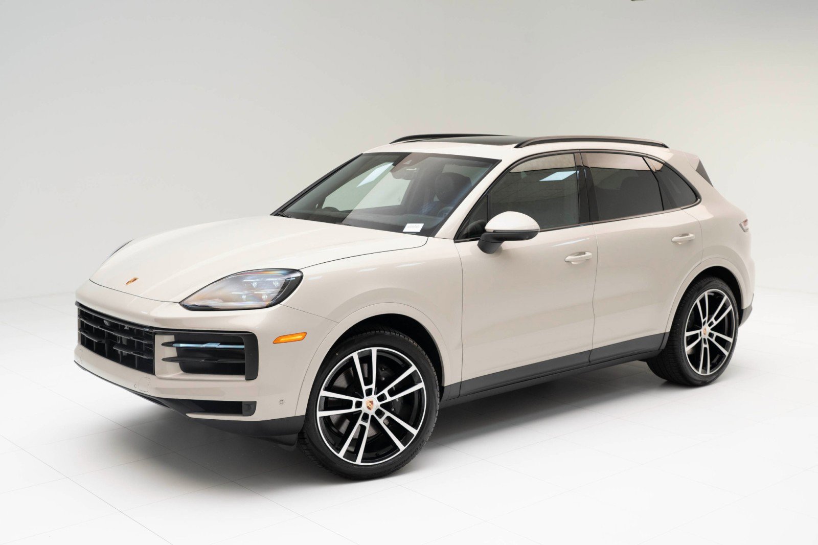 New 2025 Porsche Cayenne image 1