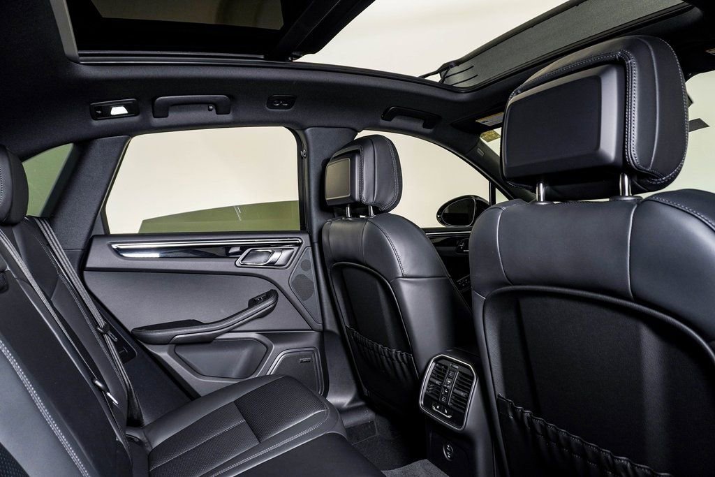 New 2026 Porsche Macan image 16