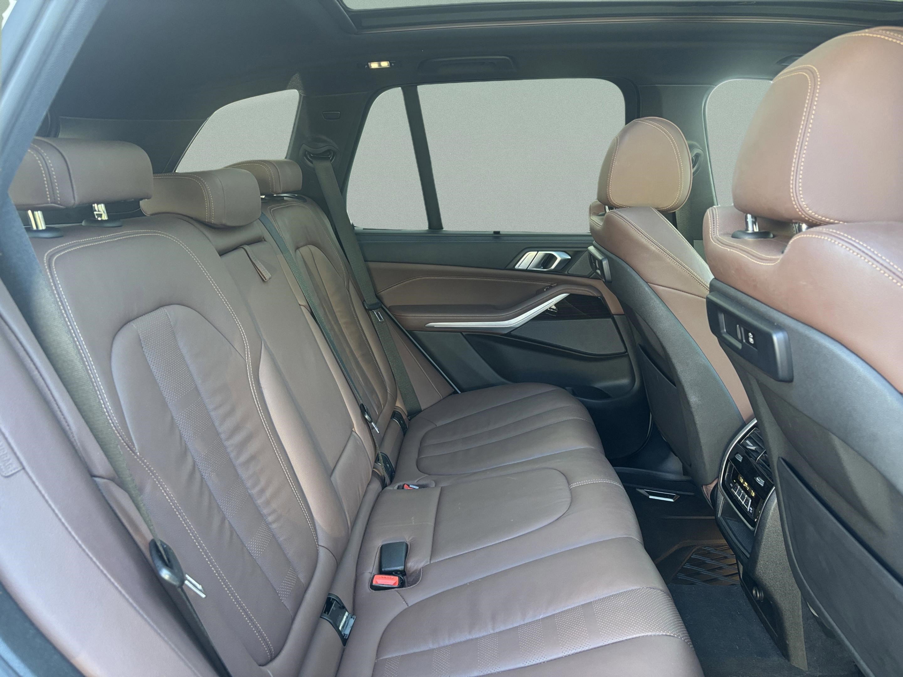 Used 2020 BMW X5 xDrive40i w/ Executive Package AWD/4WD image 14