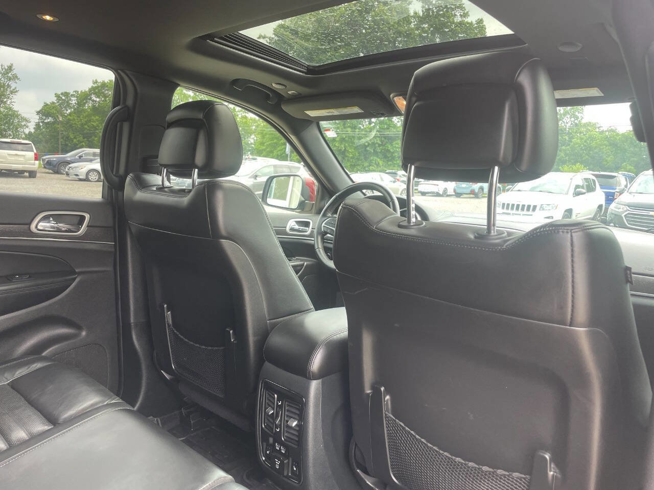 Used 2018 Jeep Grand Cherokee Limited image 22