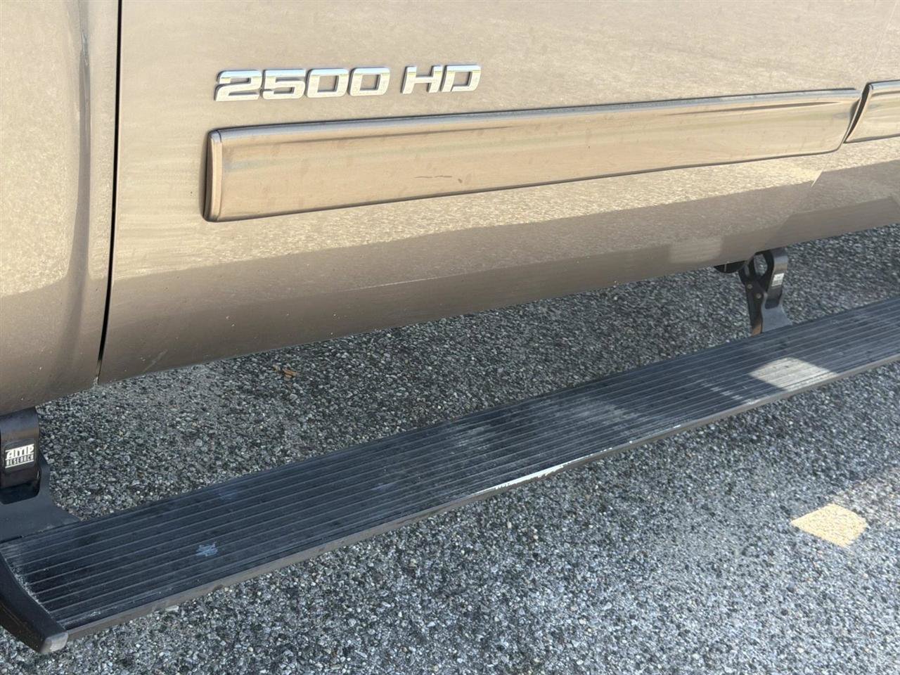 Used 2014 Chevrolet Silverado 2500 LTZ w/ LTZ Plus Package AWD/4WD image 11