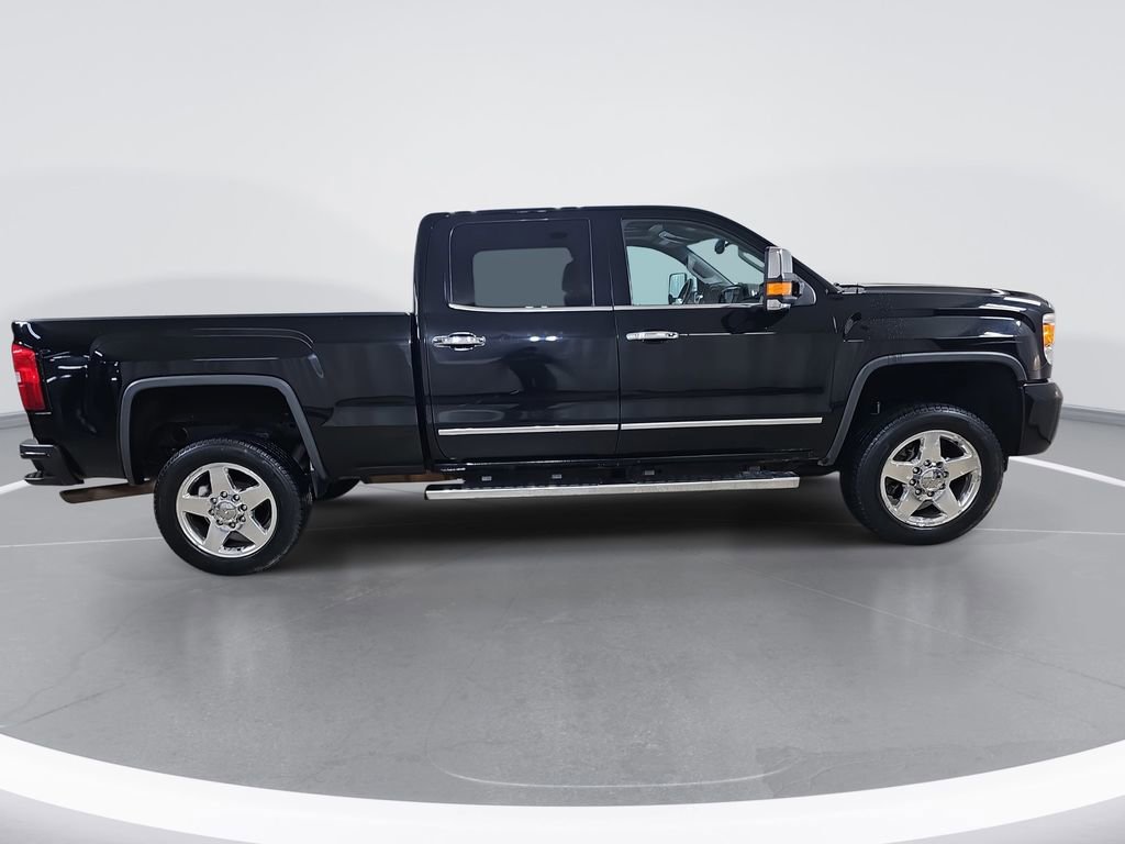 Used 2015 GMC Sierra 2500 Denali image 2