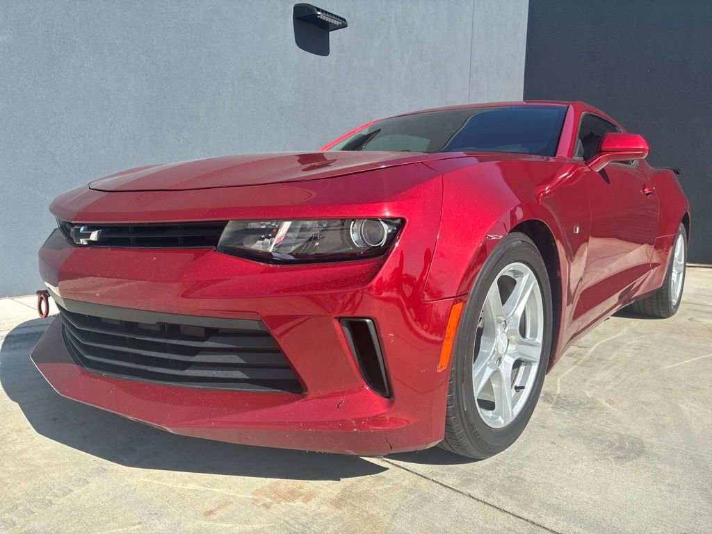 Used 2016 Chevrolet Camaro LT RWD image 1
