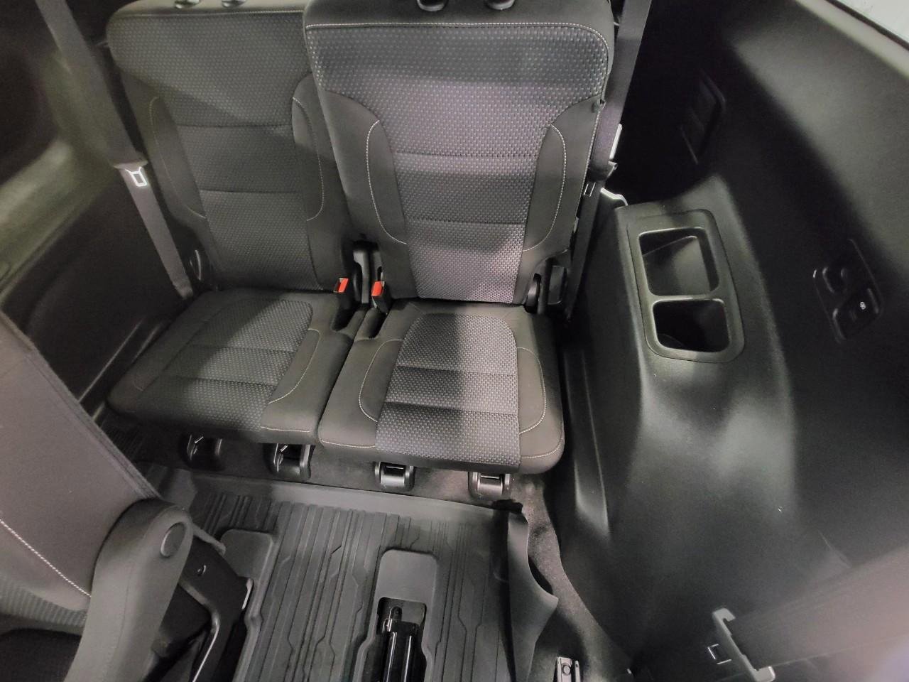 Used 2023 GMC Acadia SLE w/ Driver Convenience Package image 26