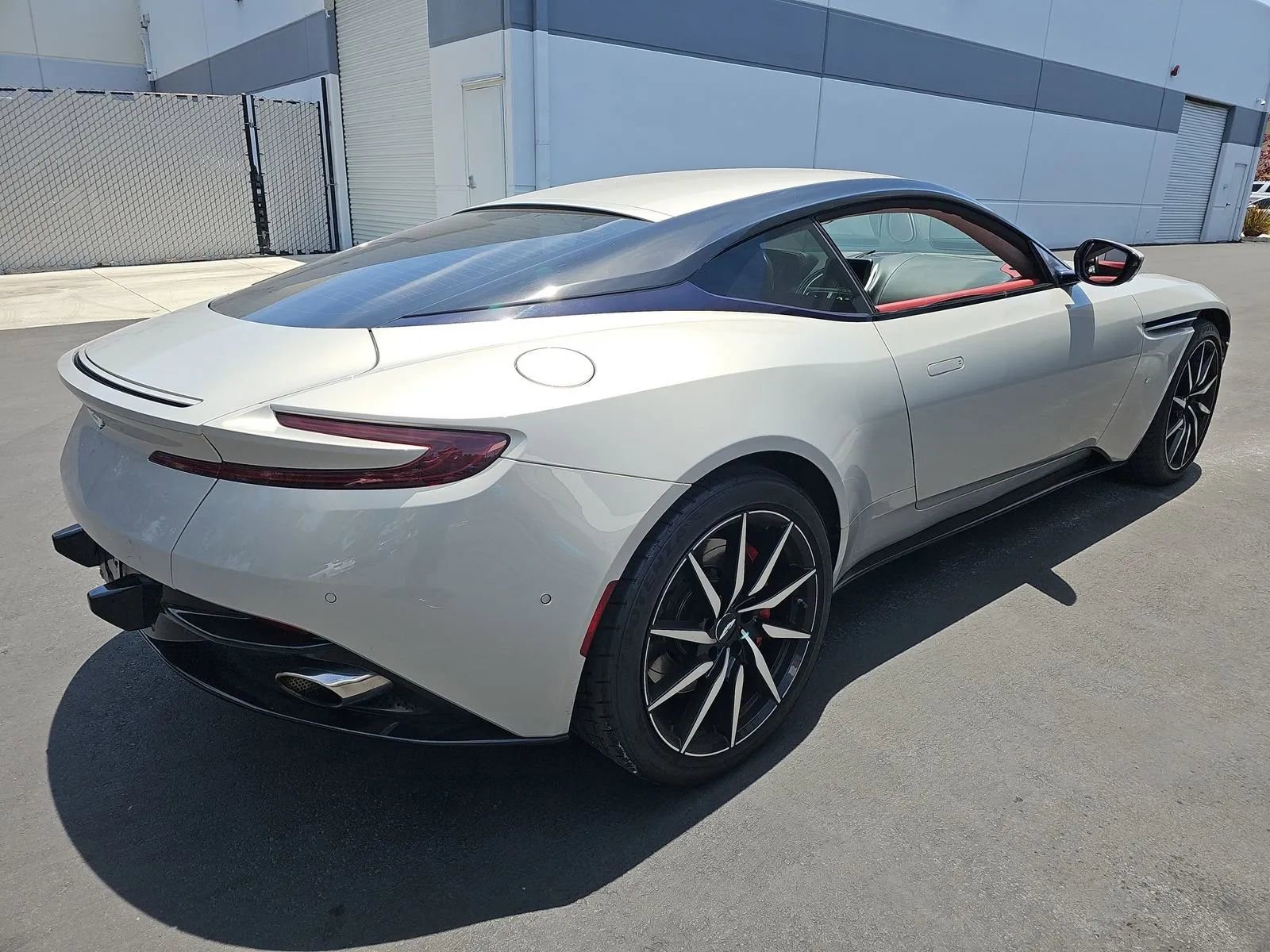 Used 2017 Aston Martin DB11 V12 RWD image 9