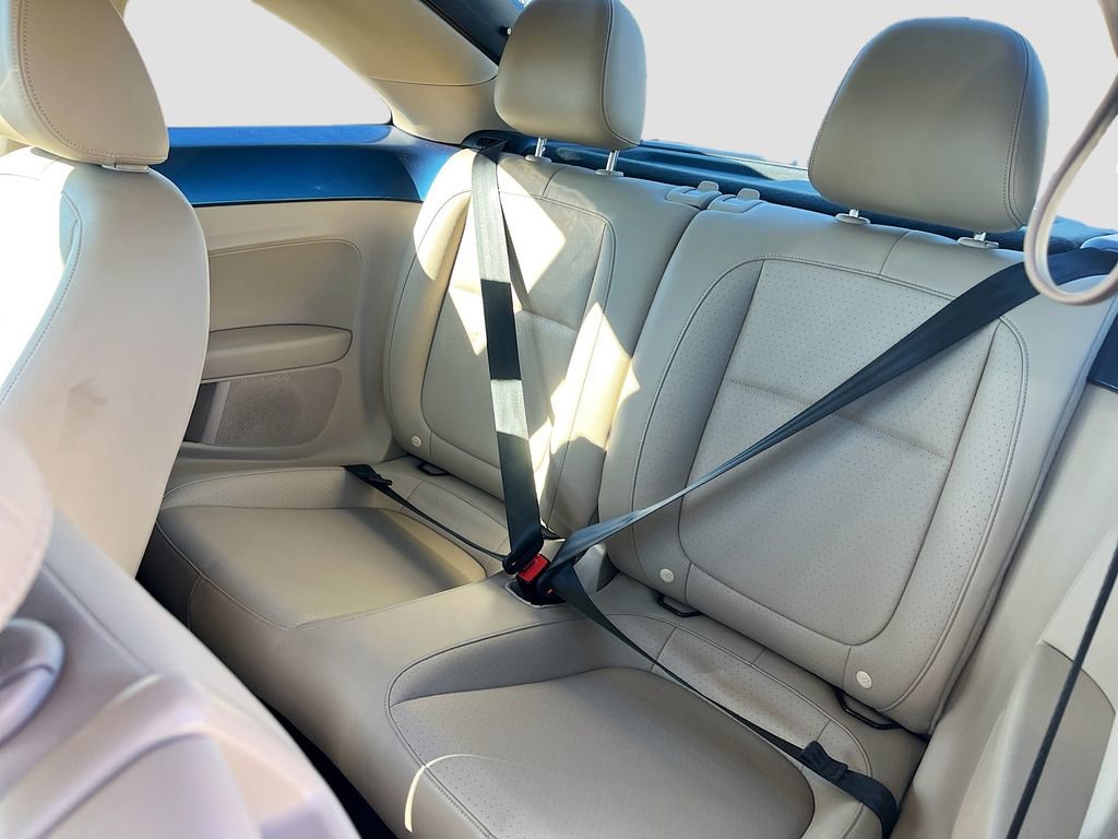 Used 2019 Volkswagen Beetle 2.0T SE w/ SE Premium Package image 25