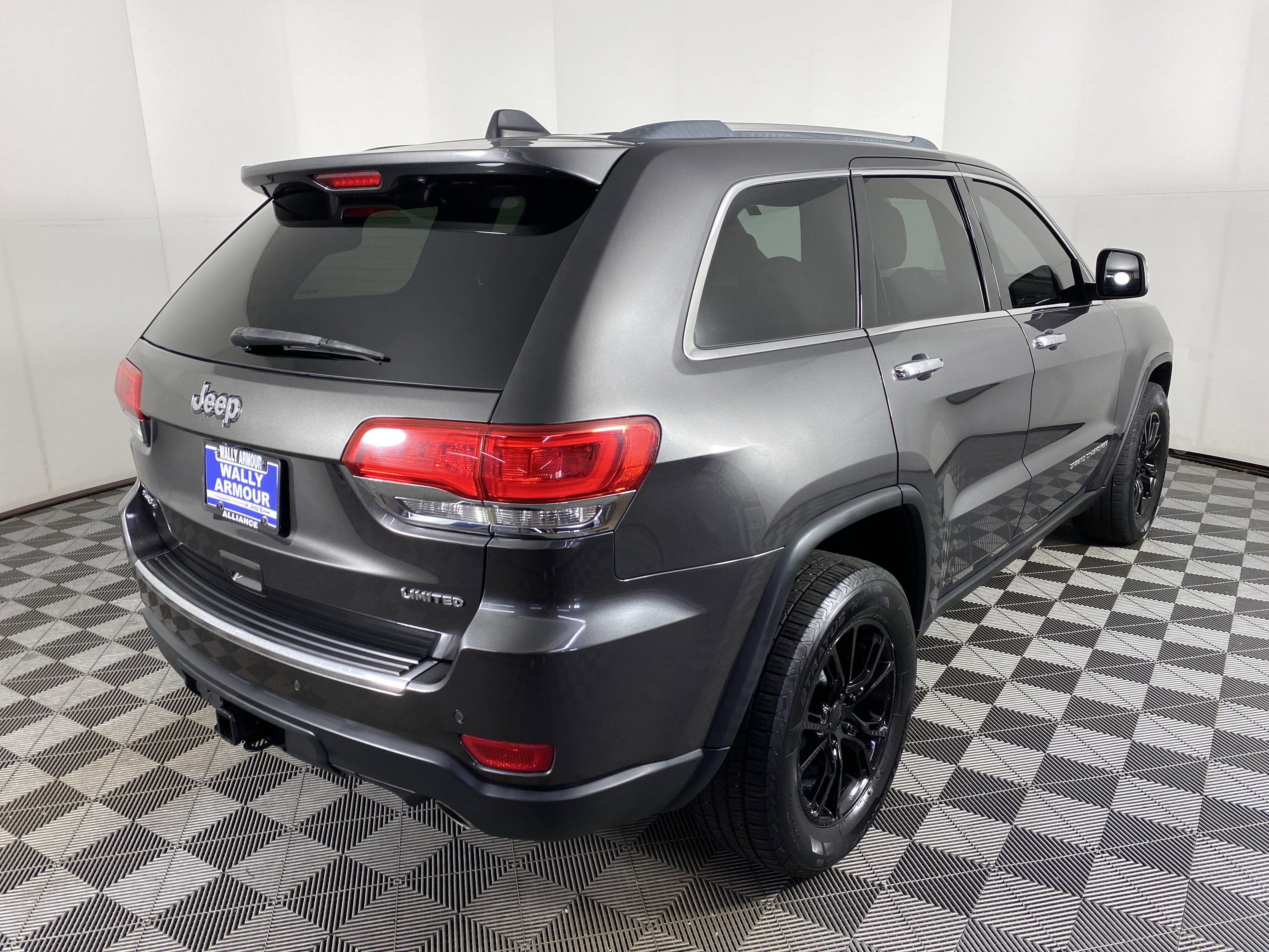 Used 2014 Jeep Grand Cherokee Limited w/ Trailer Tow Group IV AWD/4WD image 8