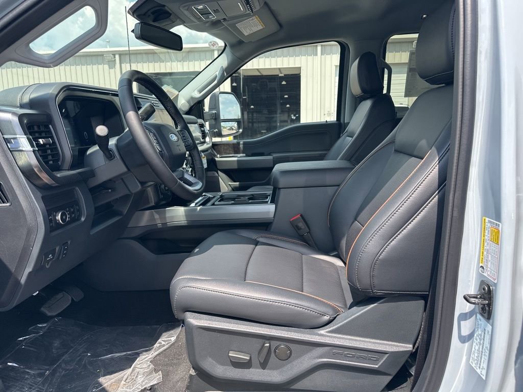 New 2026 Ford F250 Lariat w/ Black Appearance Package image 15