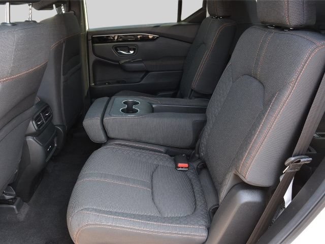 Used 2025 Honda Pilot Sport image 15