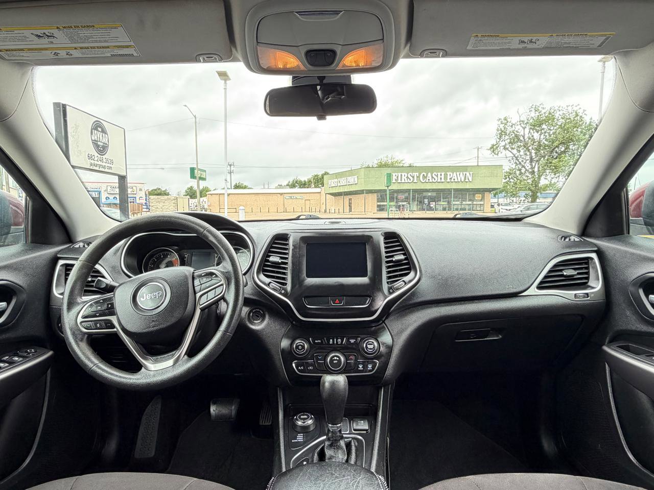 Used 2019 Jeep Cherokee Latitude w/ Popular Appearance Group AWD/4WD image 19