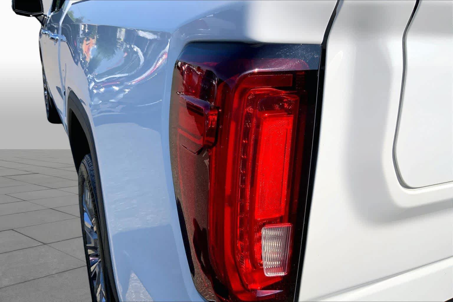 Used 2024 GMC Sierra 1500 Denali w/ Denali Reserve Package AWD/4WD image 27