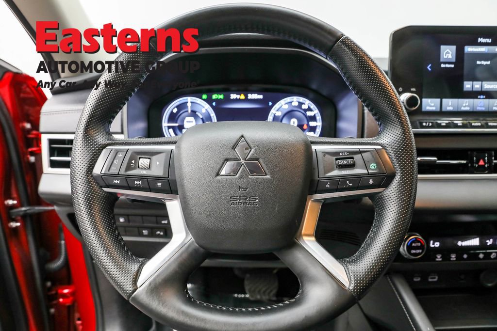 Used 2023 Mitsubishi Outlander SE image 10