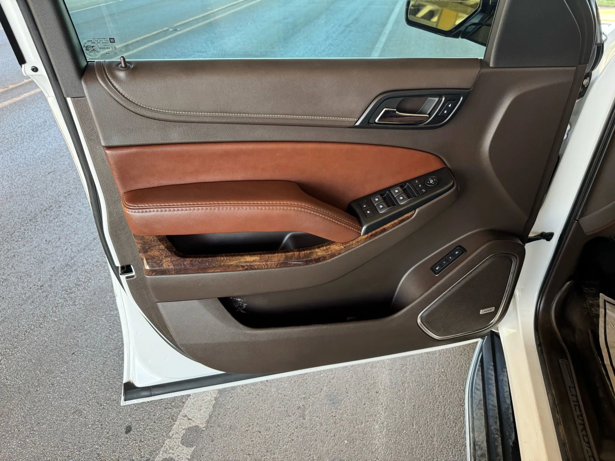 Used 2018 Chevrolet Suburban Premier image 10