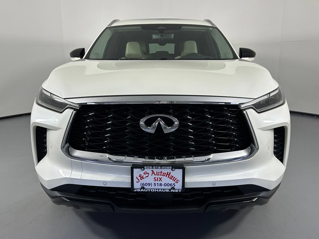 Used 2023 INFINITI QX60 Luxe w/ Vision Package AWD/4WD image 2