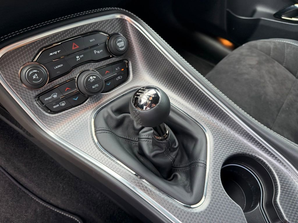 Used 2015 Dodge Challenger SRT Hellcat RWD image 19
