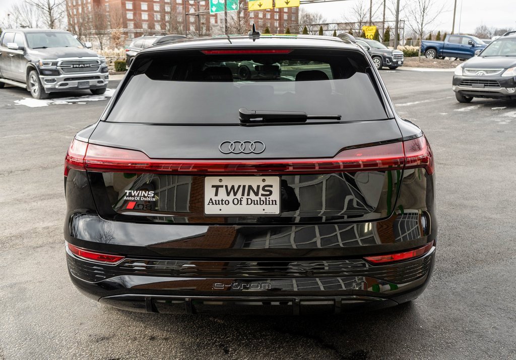 Used 2024 Audi Q8 e-tron Prestige image 44