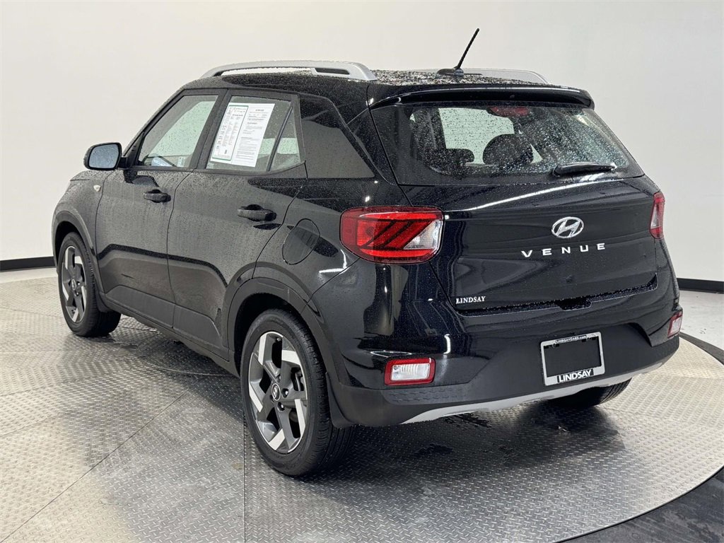 Used 2024 Hyundai Venue SEL image 5