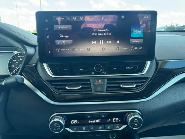 Used 2025 Nissan Altima 2.5 SR w/ SR Premium Package AWD/4WD image 10