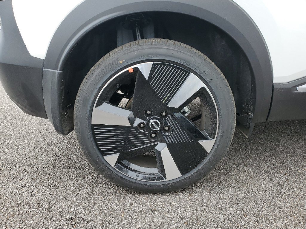 New 2026 Nissan Kicks SR w/ Cold Weather Package AWD/4WD image 5