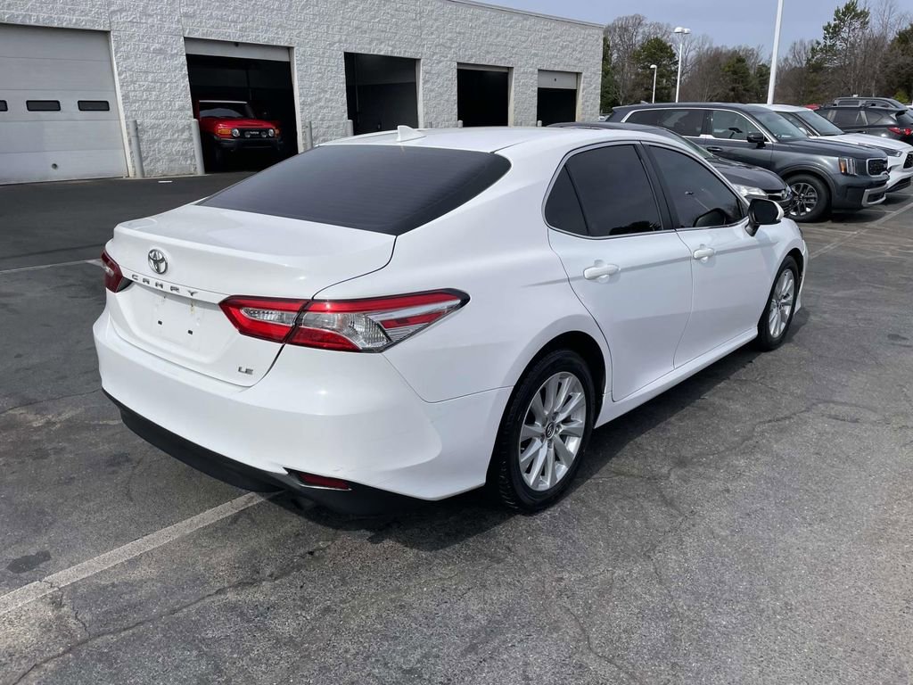 Used 2019 Toyota Camry LE image 9