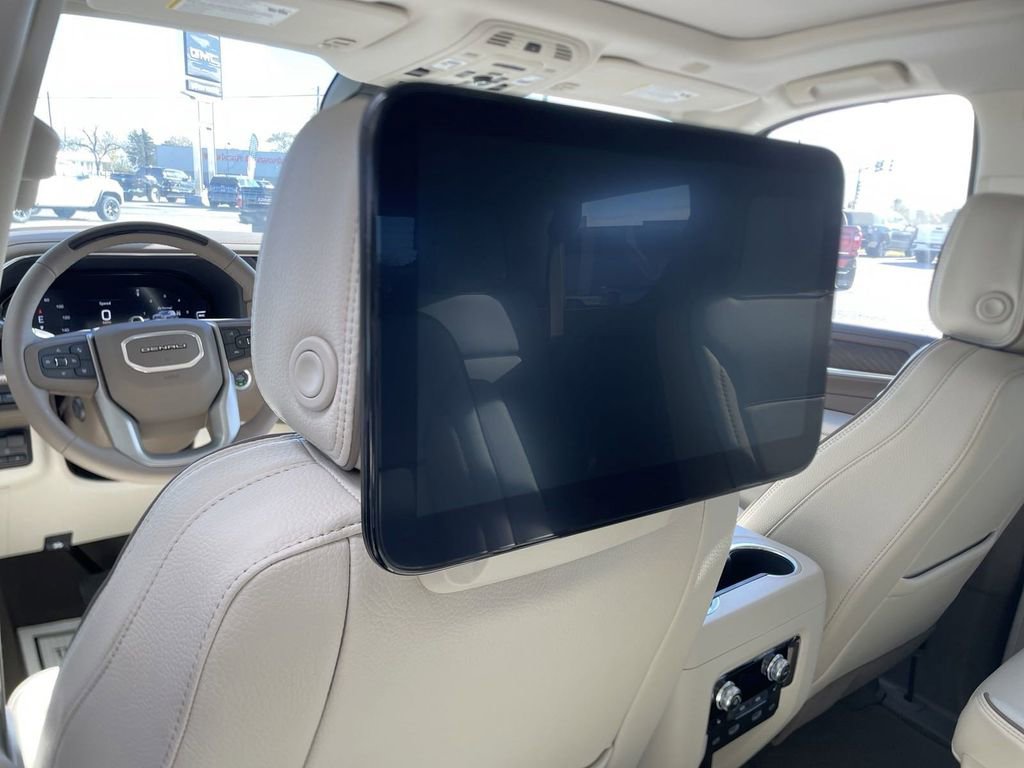 New 2024 GMC Yukon Denali w/ Denali Reserve Package image 27