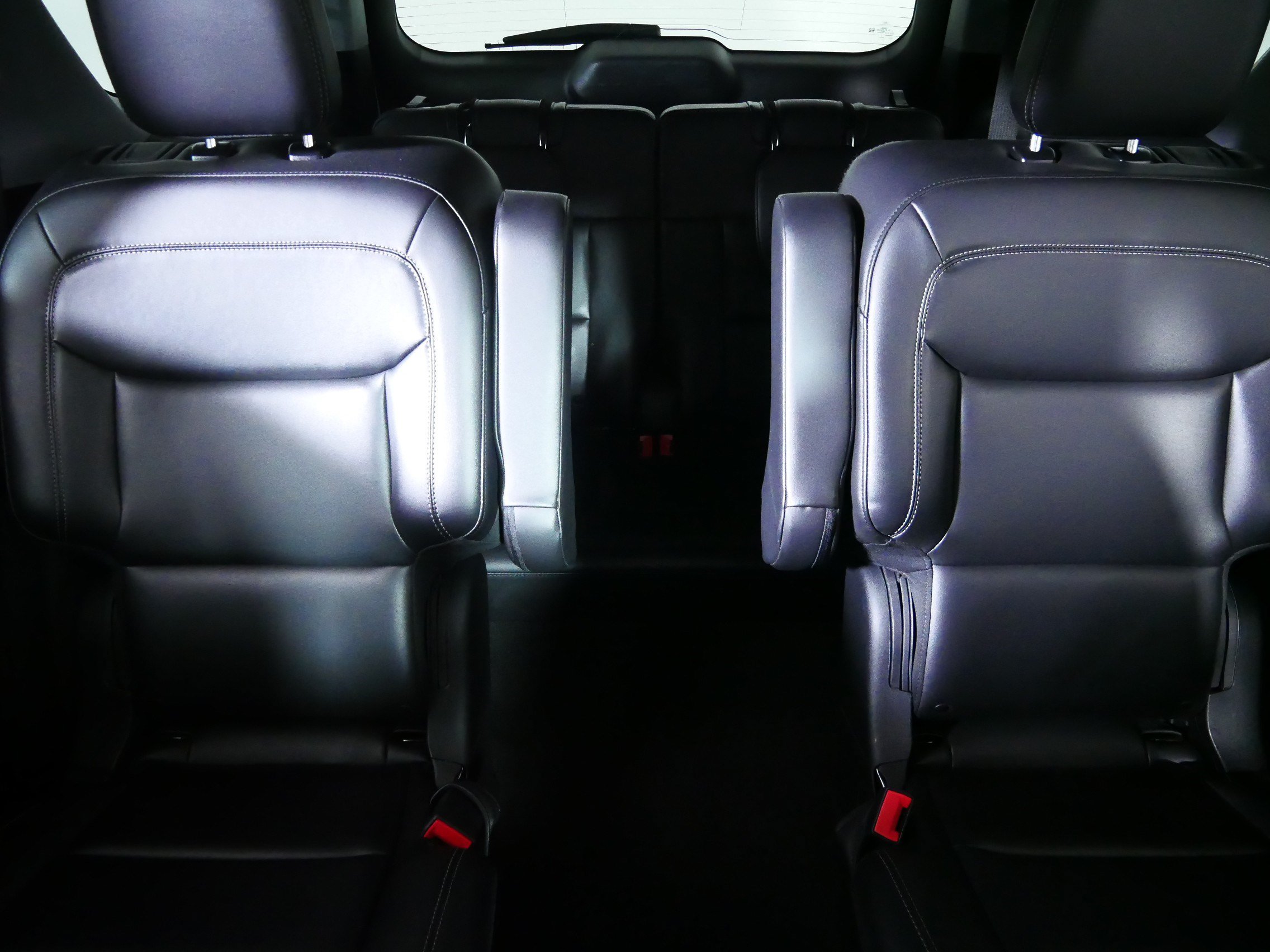 Used 2023 Ford Explorer XLT AWD/4WD image 13