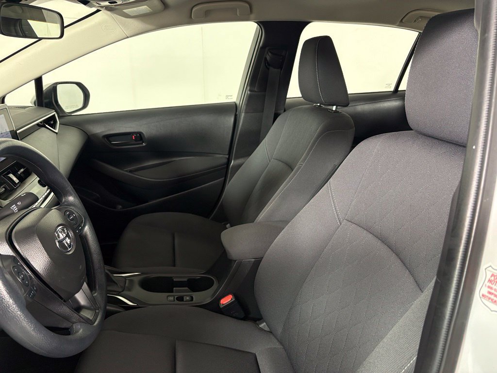 Used 2025 Toyota Corolla LE FWD image 17