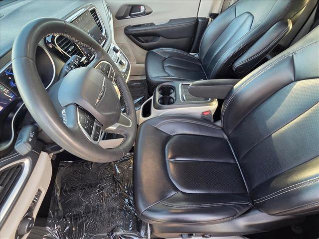 Used 2024 Chrysler Pacifica Limited FWD image 15