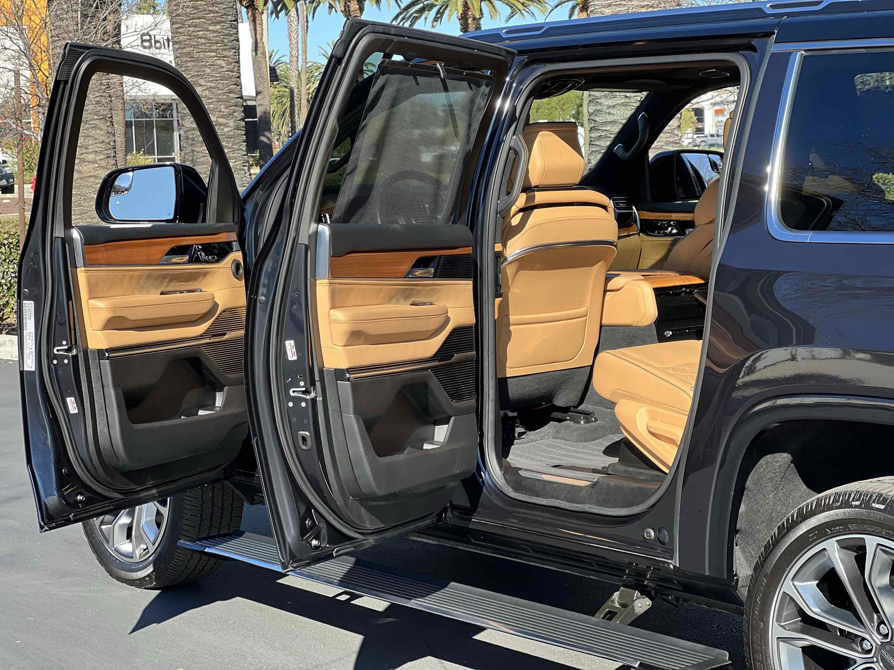 Used 2023 Jeep Grand Wagoneer L Series III image 73