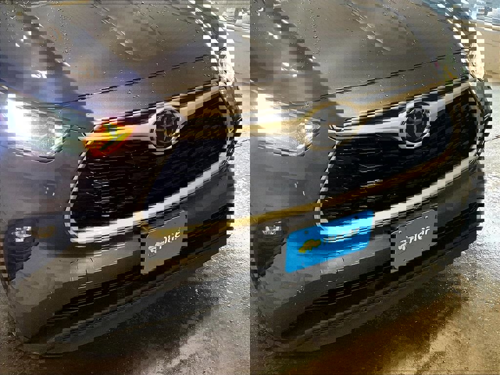 Used 2021 Toyota Highlander XLE image 31