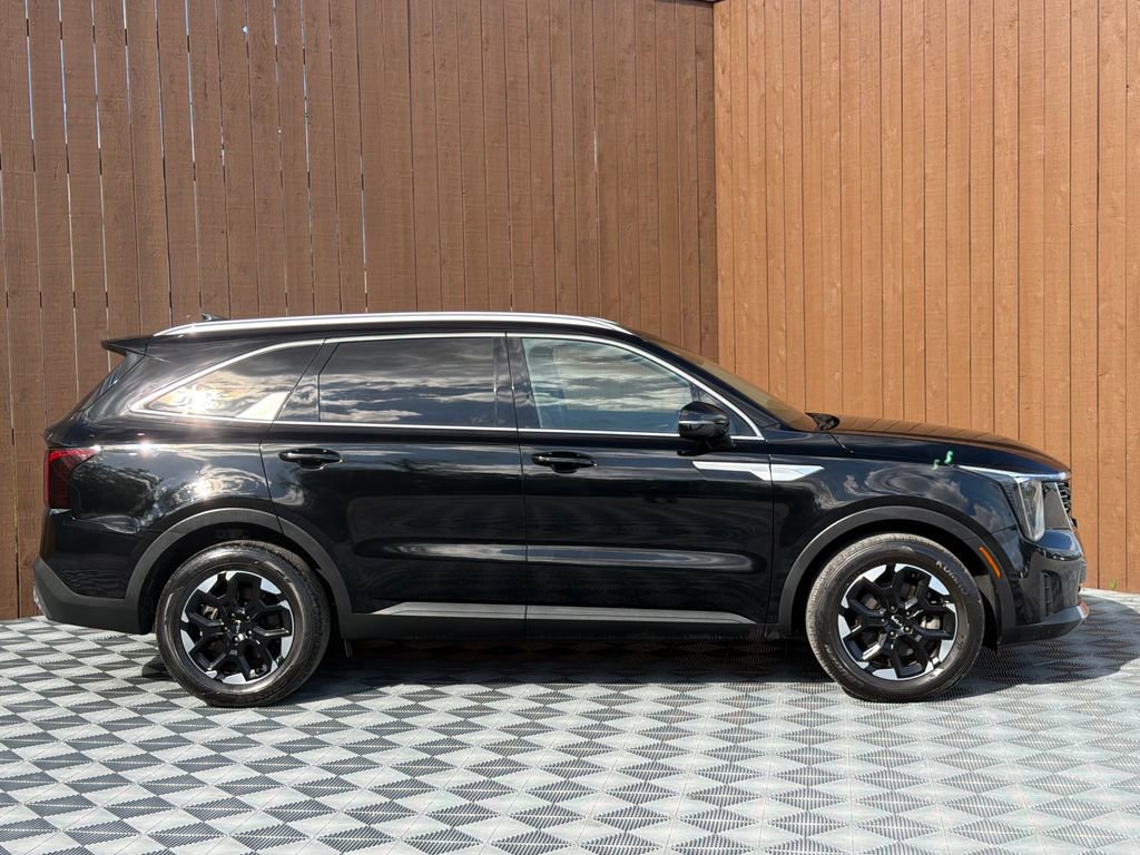 Used 2024 Kia Sorento S w/ Panoramic Sunroof Package FWD image 13