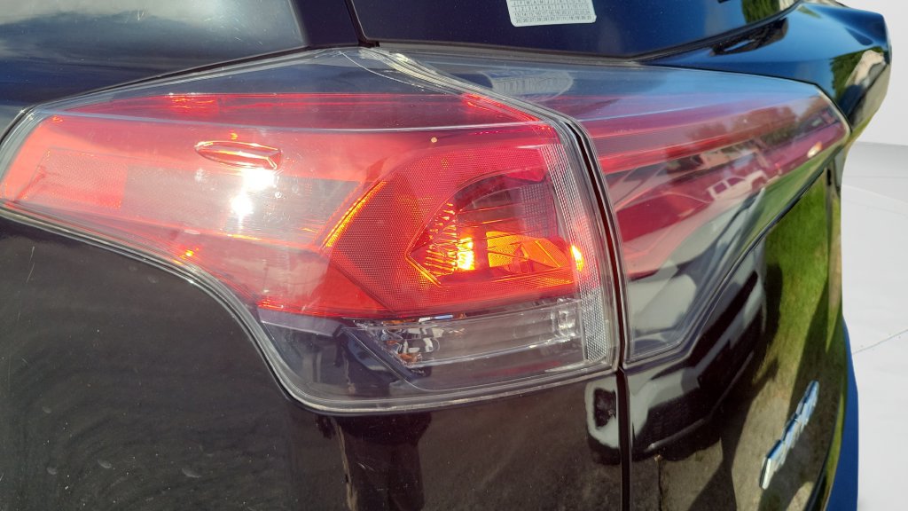 Used 2017 Toyota RAV4 XLE AWD/4WD image 8